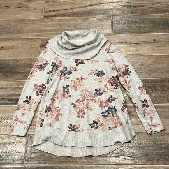 Top - Picture 1 of 3